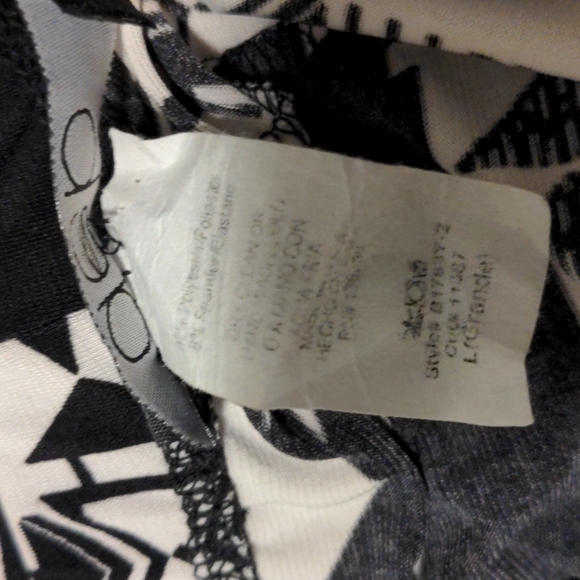 2 for $10 Tribal Print Pattern Leggings Size Large - Picture 2 of 2